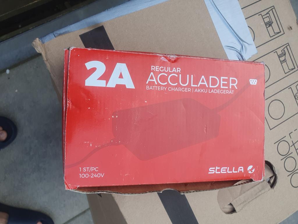 Stella acculader, Ophalen of Verzenden