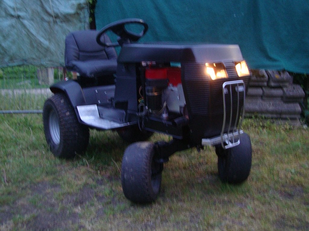 Unieke Race zitmaaier Wheel Horse 200-serie tuintractor, Ophalen, Cirkelmaaier, Gebruikt, Minder dan 30 cm