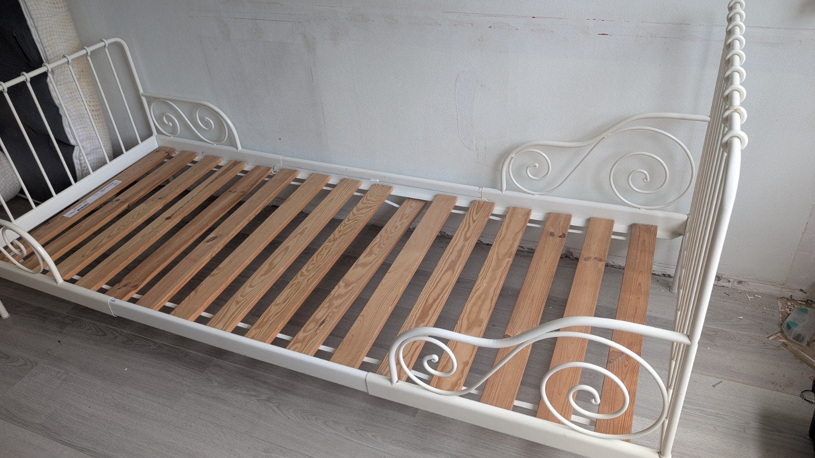 gratis wit meegroebed met lattenbodem, Ophalen, Gebruikt, 90 cm, Eenpersoons