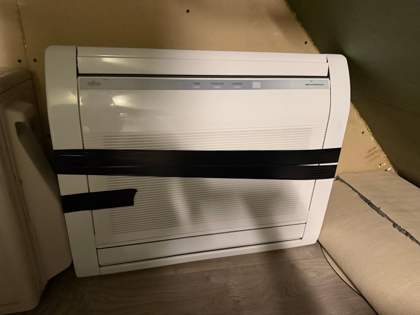 Fujitsu Vloer Aircoheater AGYG09KVCA - Koelen en Verwarmen, Ophalen, Gebruikt, Minder dan 60 m³, 3 snelheden of meer