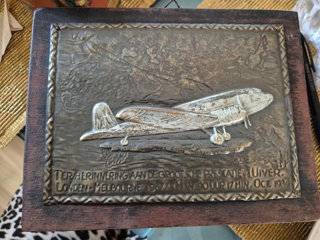 Plaquette Luchtrace Londen-Melbourne 1934 - De Uiver, Verzamelen, Ophalen of Verzenden, Zo goed als nieuw, Overige typen