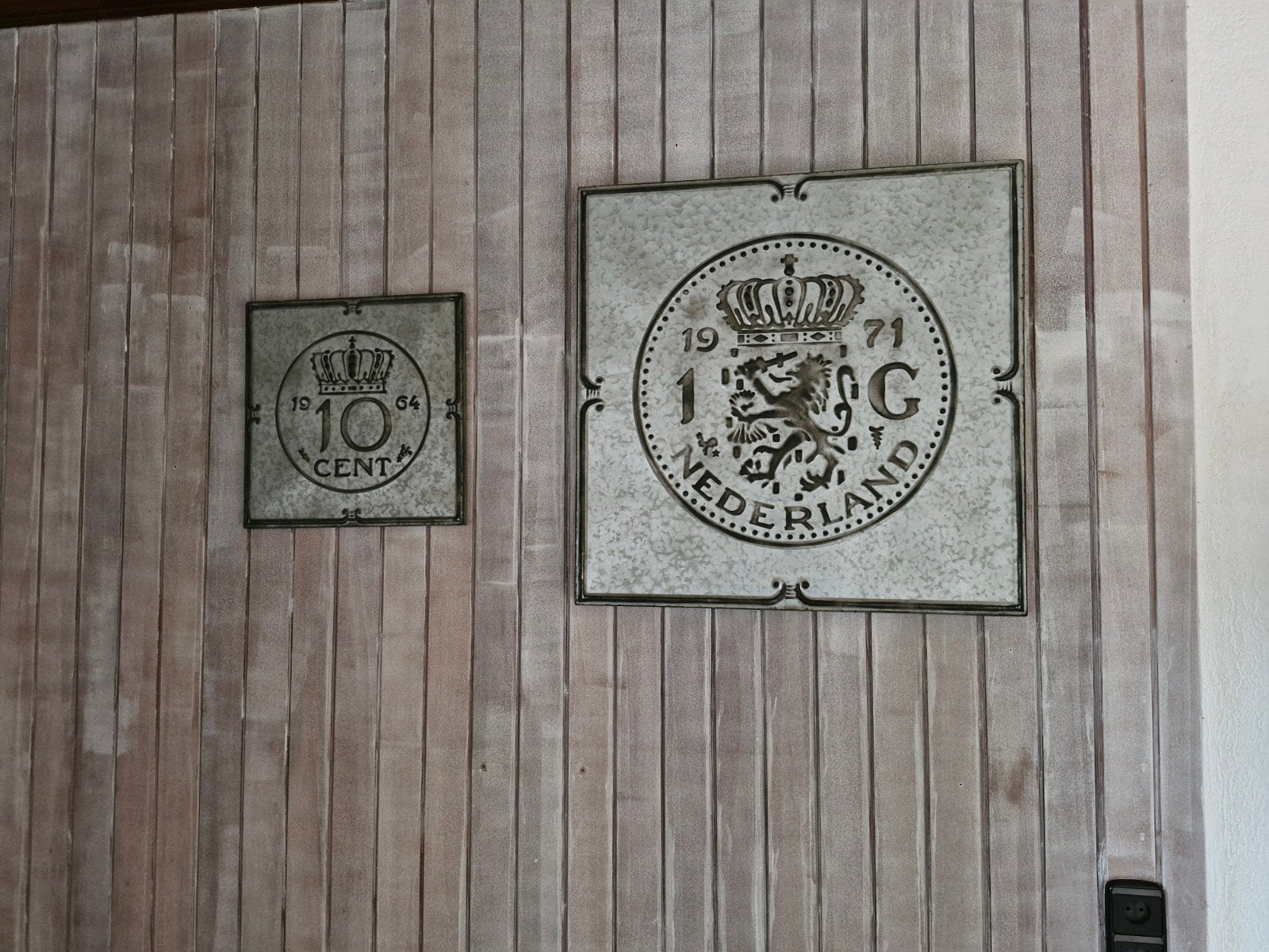 Decoratieve wandpanelen: 10 cent en 1 gulden munten, Postzegels en Munten, Ophalen, Koningin Juliana, Overige waardes, Losse munt
