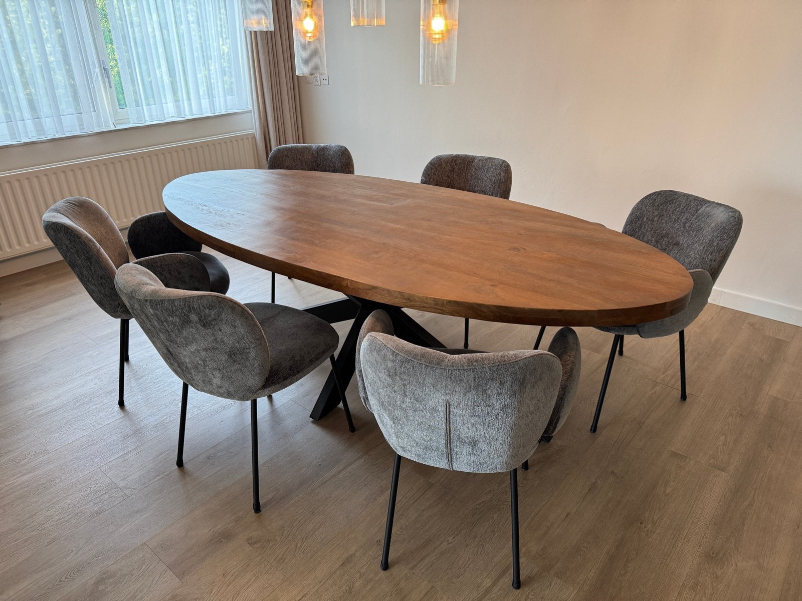 Ovale eettafel met 6 stoelen, Huis en Inrichting, Ophalen, 100 tot 150 cm, Zo goed als nieuw, 150 tot 200 cm