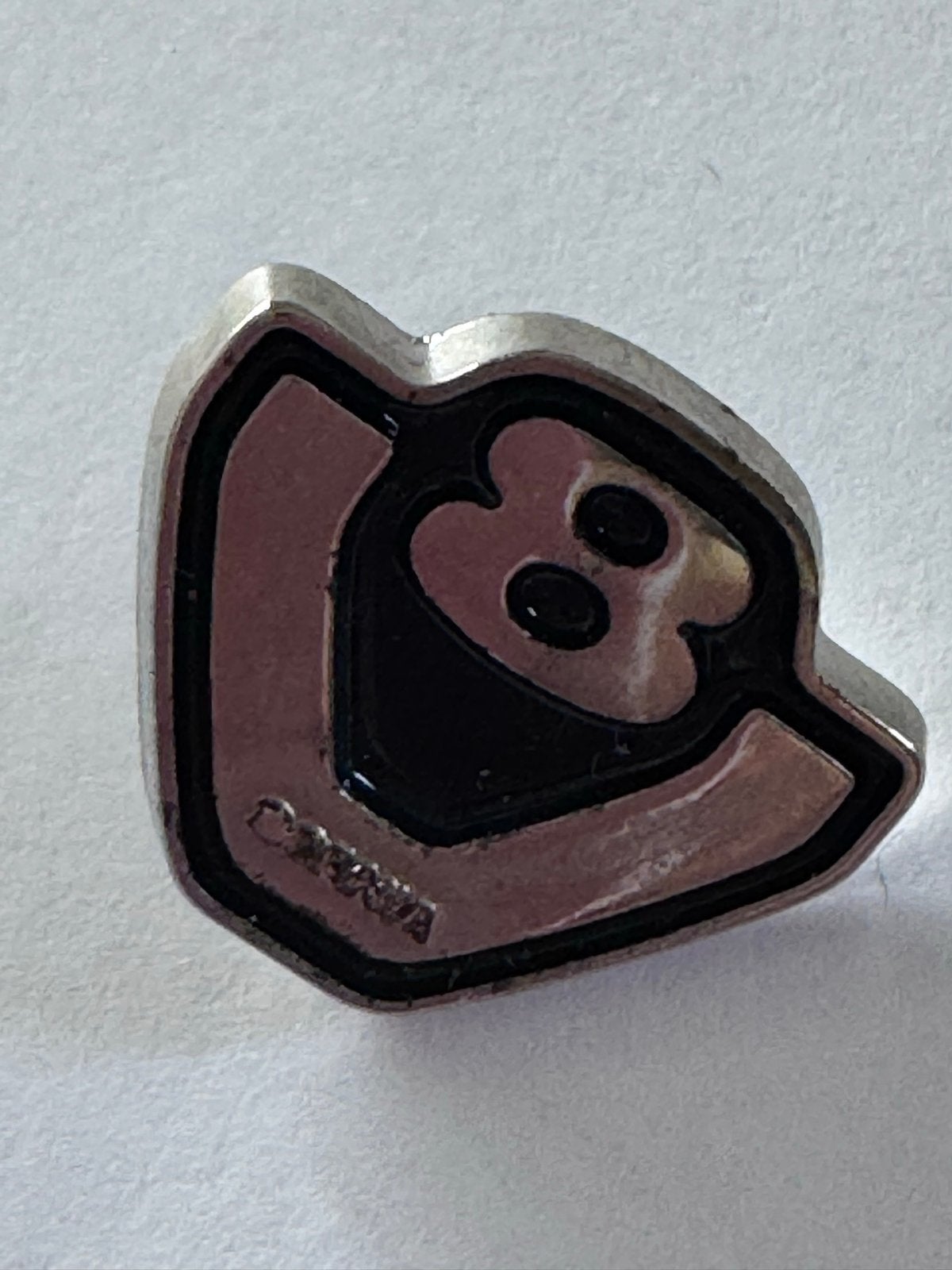 Scania V8 Pin - Zilverkleurig met Zwart Emaille, Ophalen of Verzenden, Gebruikt, Merk, Speldje of Pin