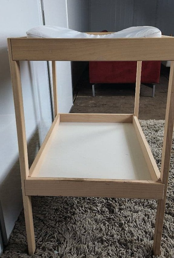 IKEA SNIGLAR commode met aankleedkussen – beukenhout, Kinderen en Baby's, Kinderkamer | Commodes en Kasten, Ikea, Gebruikt, Minder dan 75 cm