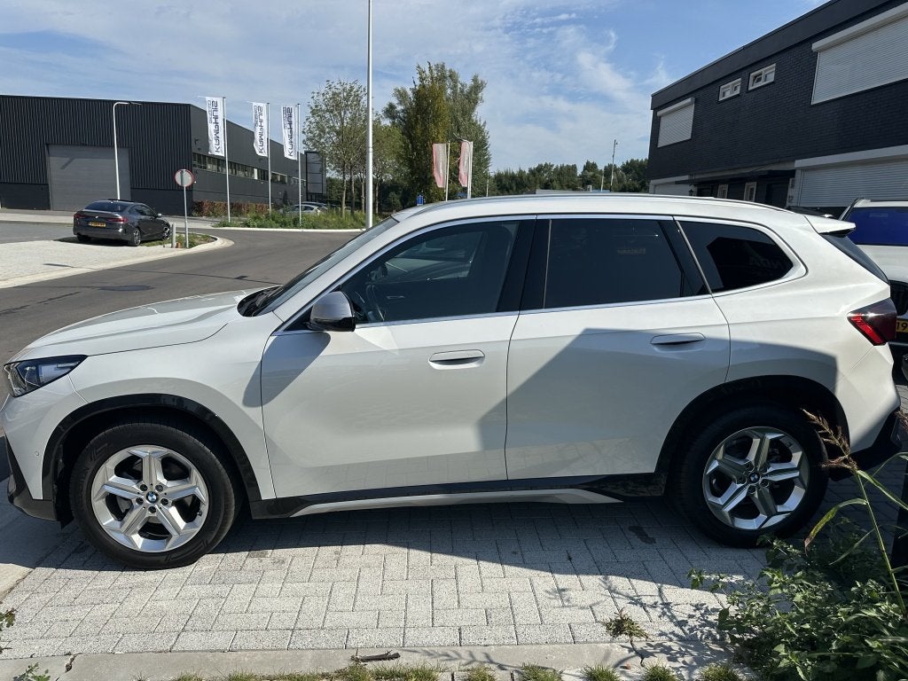 BMW X1 sDrive18i X-Line (bj 2023, automaat), Auto's, BMW, 136 pk, Gebruikt, Euro 6, Wit