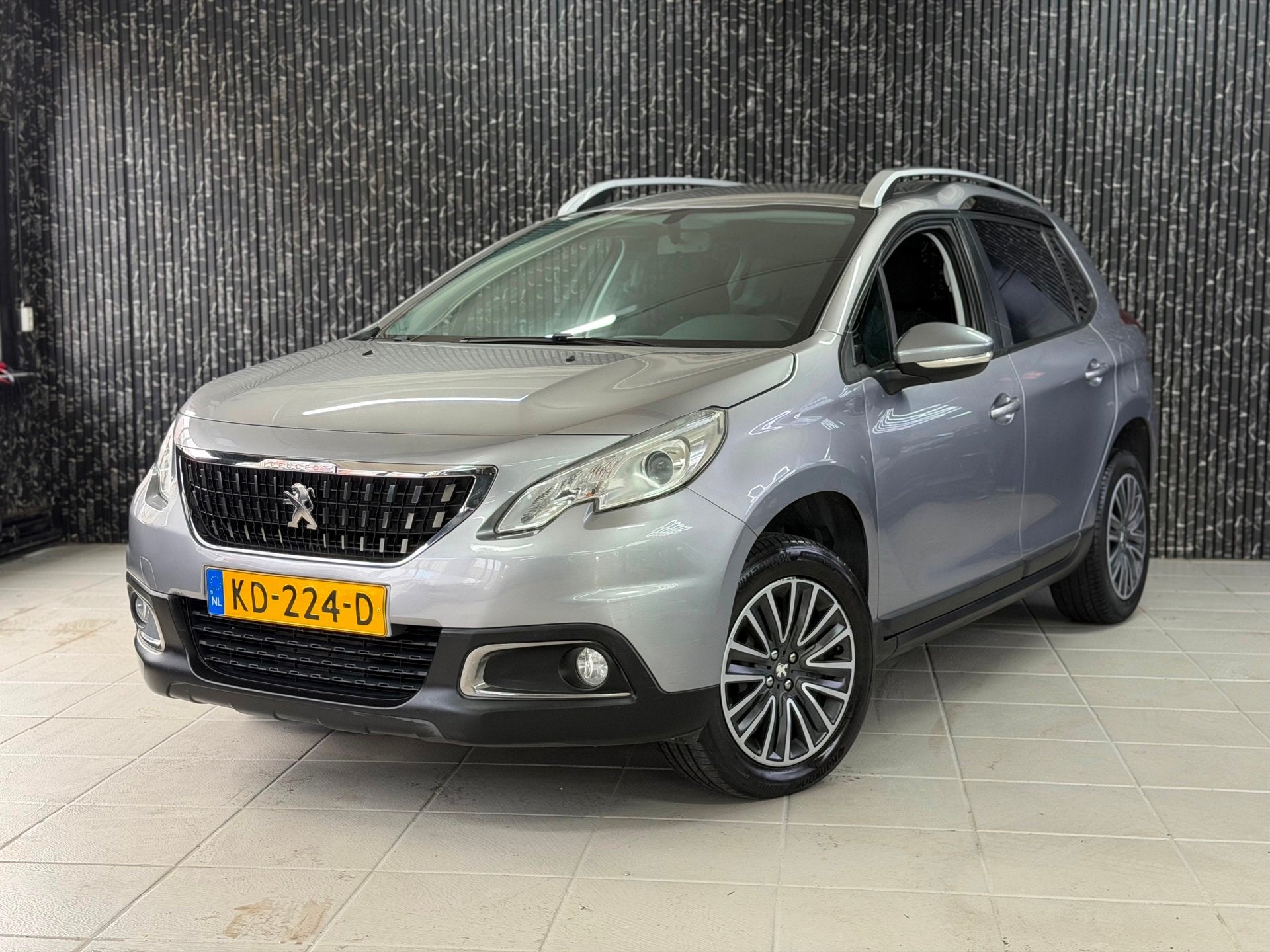 Peugeot 2008 1.2 PureTech Blue Lion Automaat | Airco | Navi, 450 kg, Euro 6, 1199 cc, 82 pk