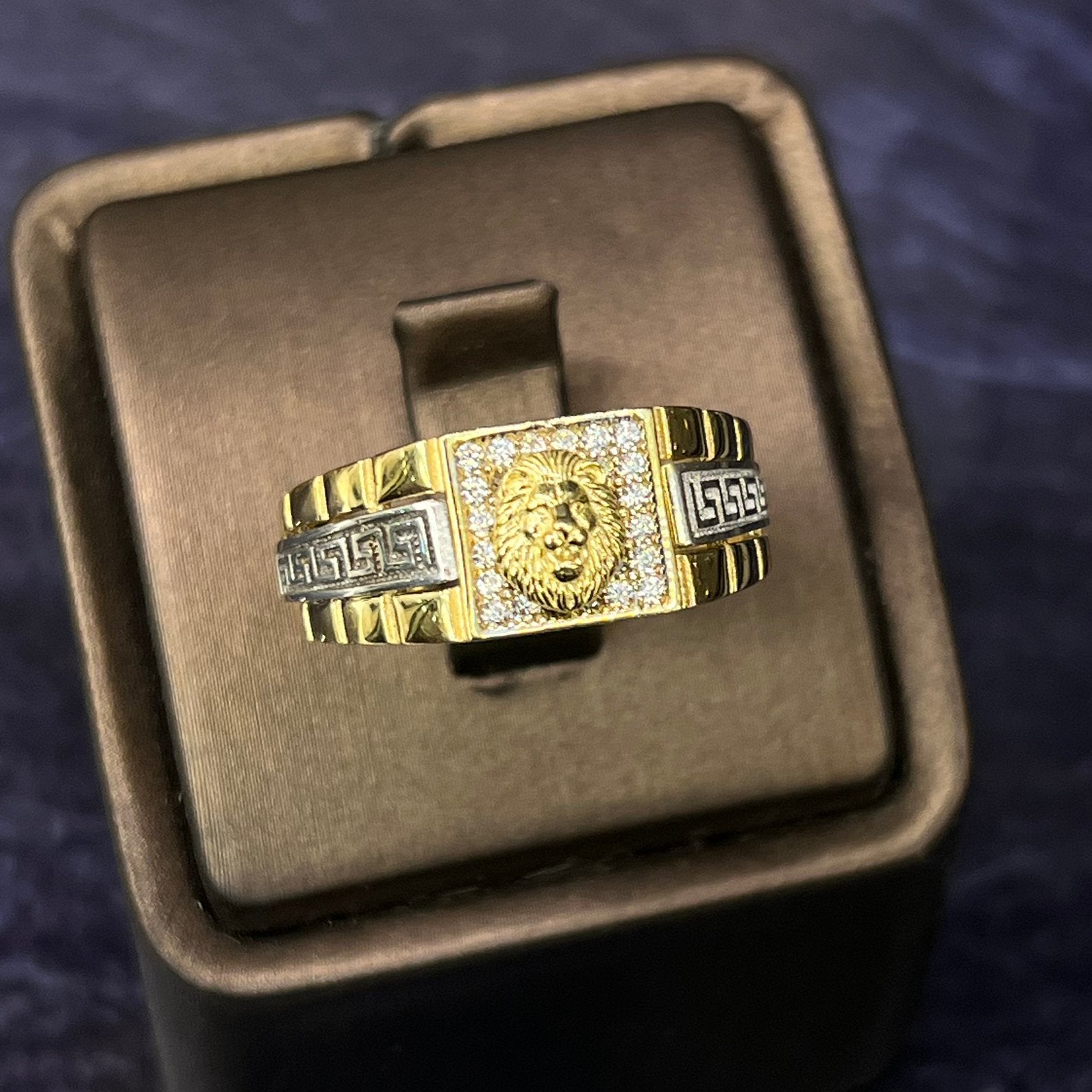 14 karaat gouden ring heren leeuw model, Ophalen of Verzenden, Nieuw, Goud, Heer