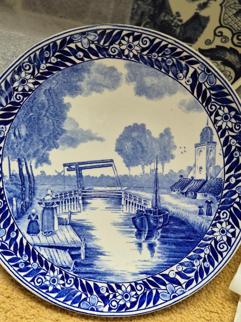 Antiek Boch Frères Delfts Blauw Bord - Made in Belgium, Antiek en Kunst, Ophalen of Verzenden