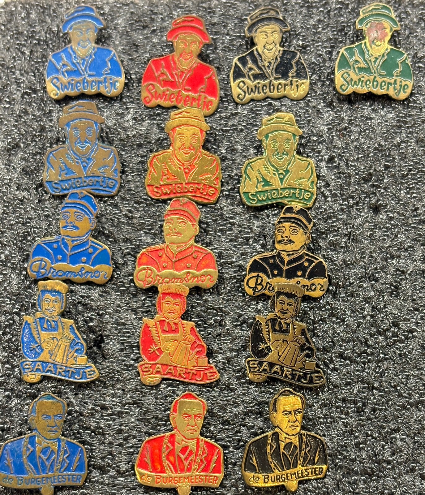 16 speldjes Swiebertje, Verzamelen, Speldjes, Pins en Buttons, Verzenden, Zo goed als nieuw, Overige onderwerpen