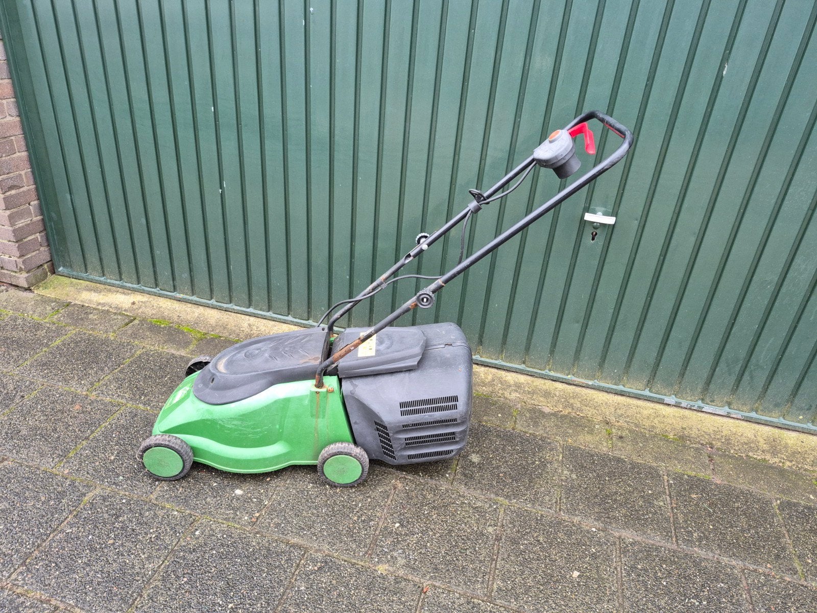 Goede elektrische grasmaaier met opvangbak., Ophalen, Gebruikt