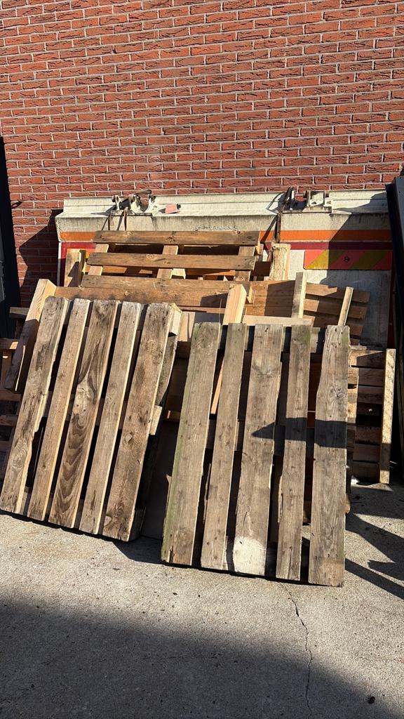 Hout brandhout pallets, Doe-het-zelf en Verbouw, Hout en Planken, Ophalen, Zo goed als nieuw