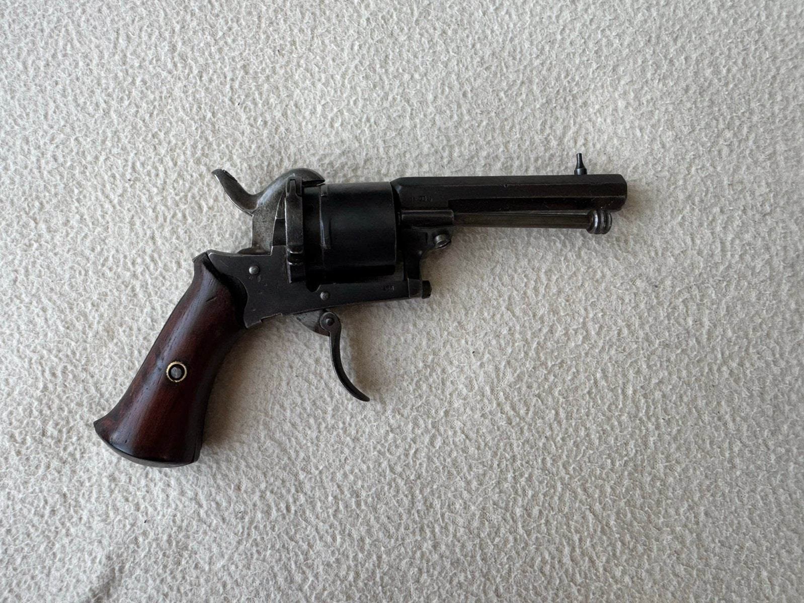 Belgische/Luikse penvuurrevolver 7mm met originele finish, Ophalen of Verzenden, Landmacht, Nederland, Mes of Dolk