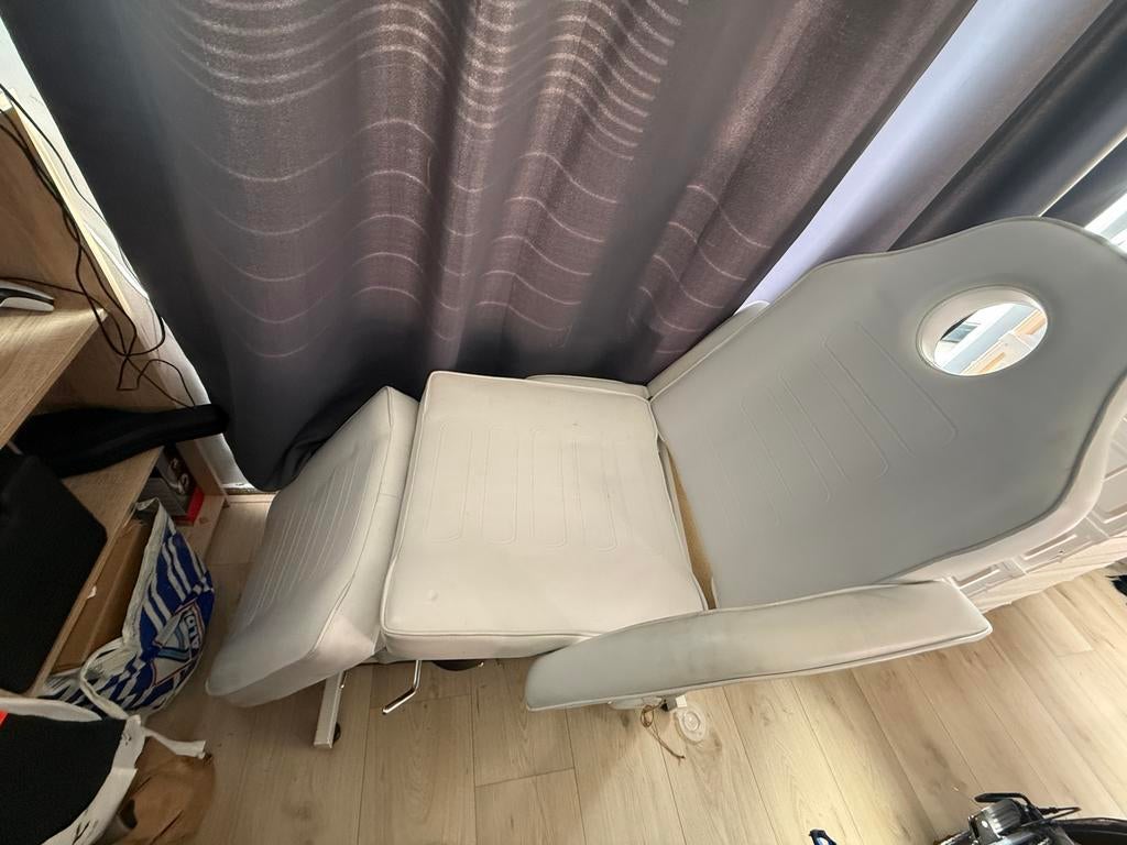 Pedicure stoel, Ophalen, Zo goed als nieuw, Massagetafel
