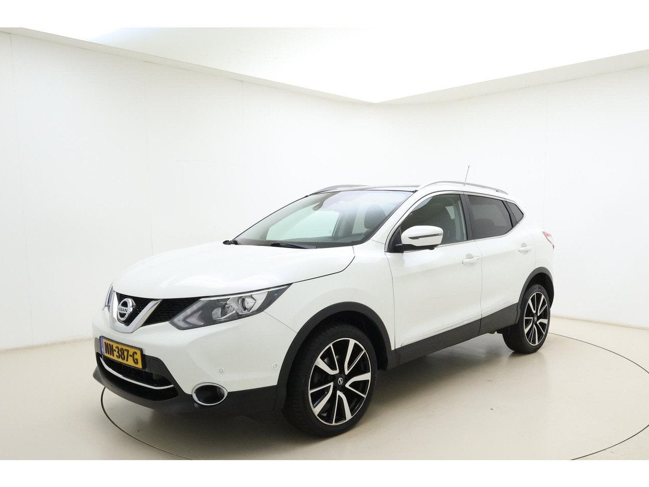 Nissan QASHQAI 1.6 Tekna 163pk | Lederen Bekleding | Navigat, Auto's, Voorwielaandrijving, 1618 cc, Gebruikt, 4 cilinders