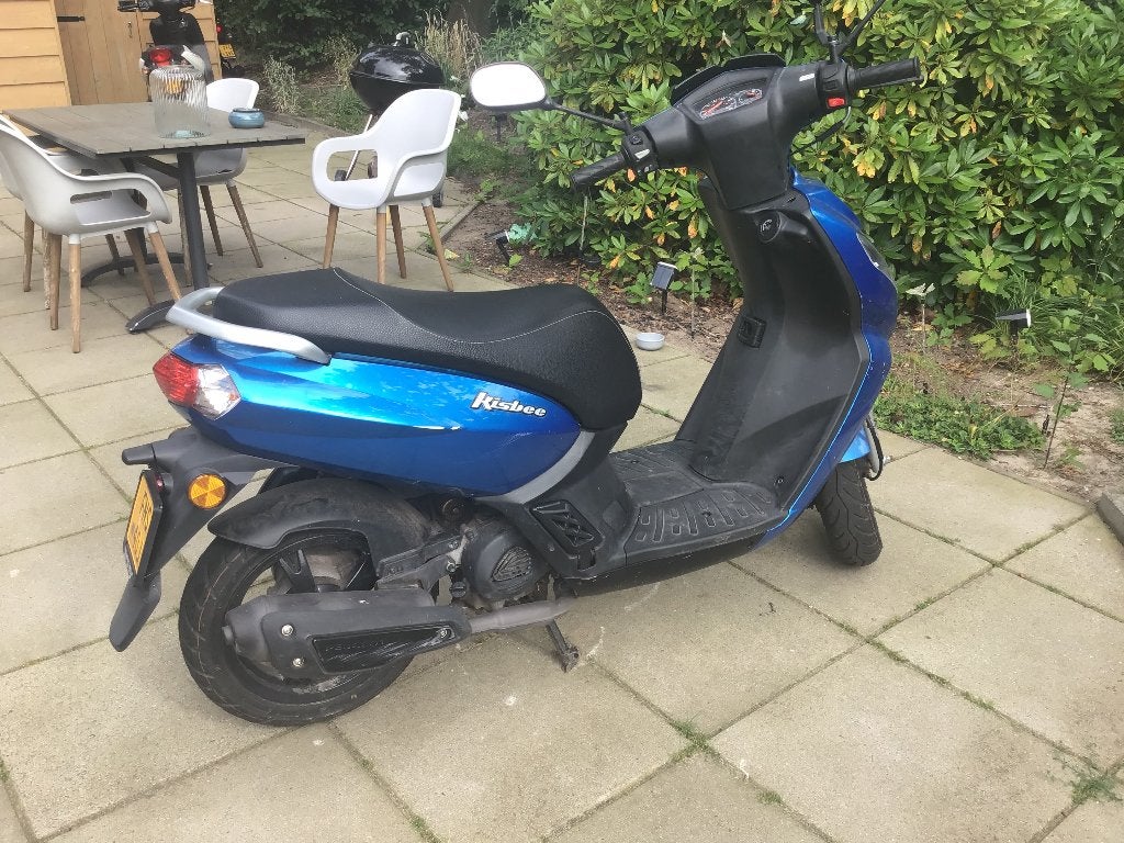 Kisbee scooter, Overige modellen, Maximaal 45 km/u, Ophalen of Verzenden, Zo goed als nieuw