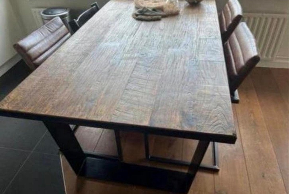 Robuuste eettafel met metalen onderstel, Ophalen, Gebruikt, 100 tot 150 cm, Eikenhout