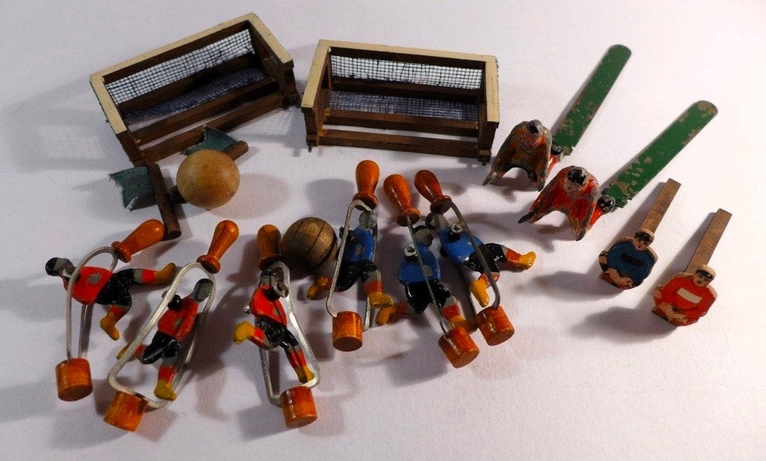 Zeldzaam Antiek Tafelvoetbalspel-Handgeschilderd Hout&Metaal, Ophalen of Verzenden