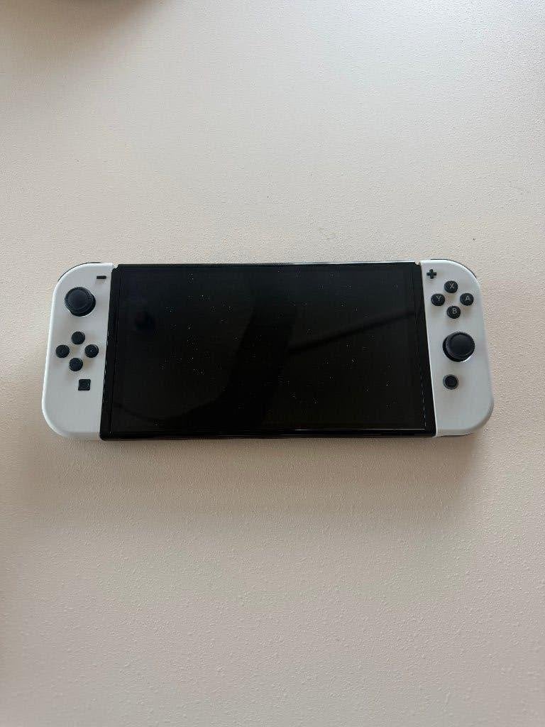 Nintendo Switch OLED Wit – Compleet + 3 Topgames | Z.G.A.N., Spelcomputers en Games, Spelcomputers | Nintendo Switch, Zo goed als nieuw