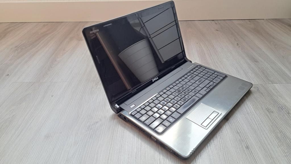 Laptop Dell Insperion 1564 // i3@2.27GHz, 4GB, 250GB SSD, Computers en Software, Windows Laptops, Met videokaart, 2 tot 3 Ghz