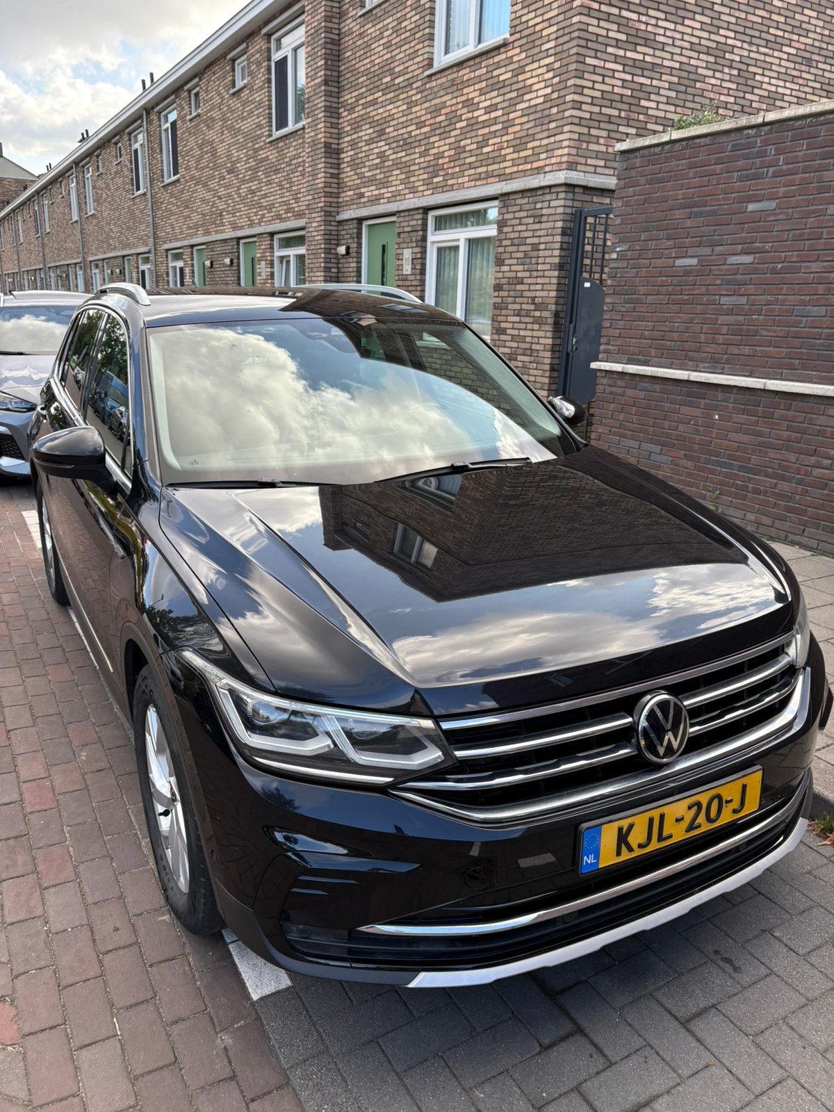 Volkswagen Tiguan 1.5 TSI ACT 150pk DSG 2021 Zwart, Auto's, 1441 kg, 4 cilinders, Alcantara, Zwart