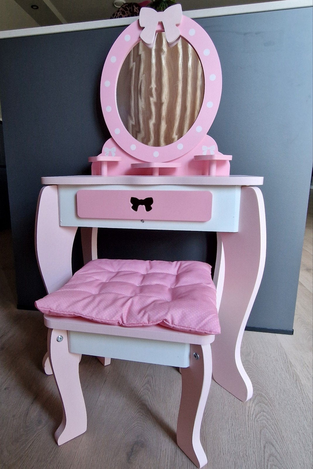 Roze kaptafel met krukje voor kinderen- lichte gebruiksspore, Kinderen en Baby's, Kinderkamer | Tafels en Stoelen, Ophalen, Gebruikt