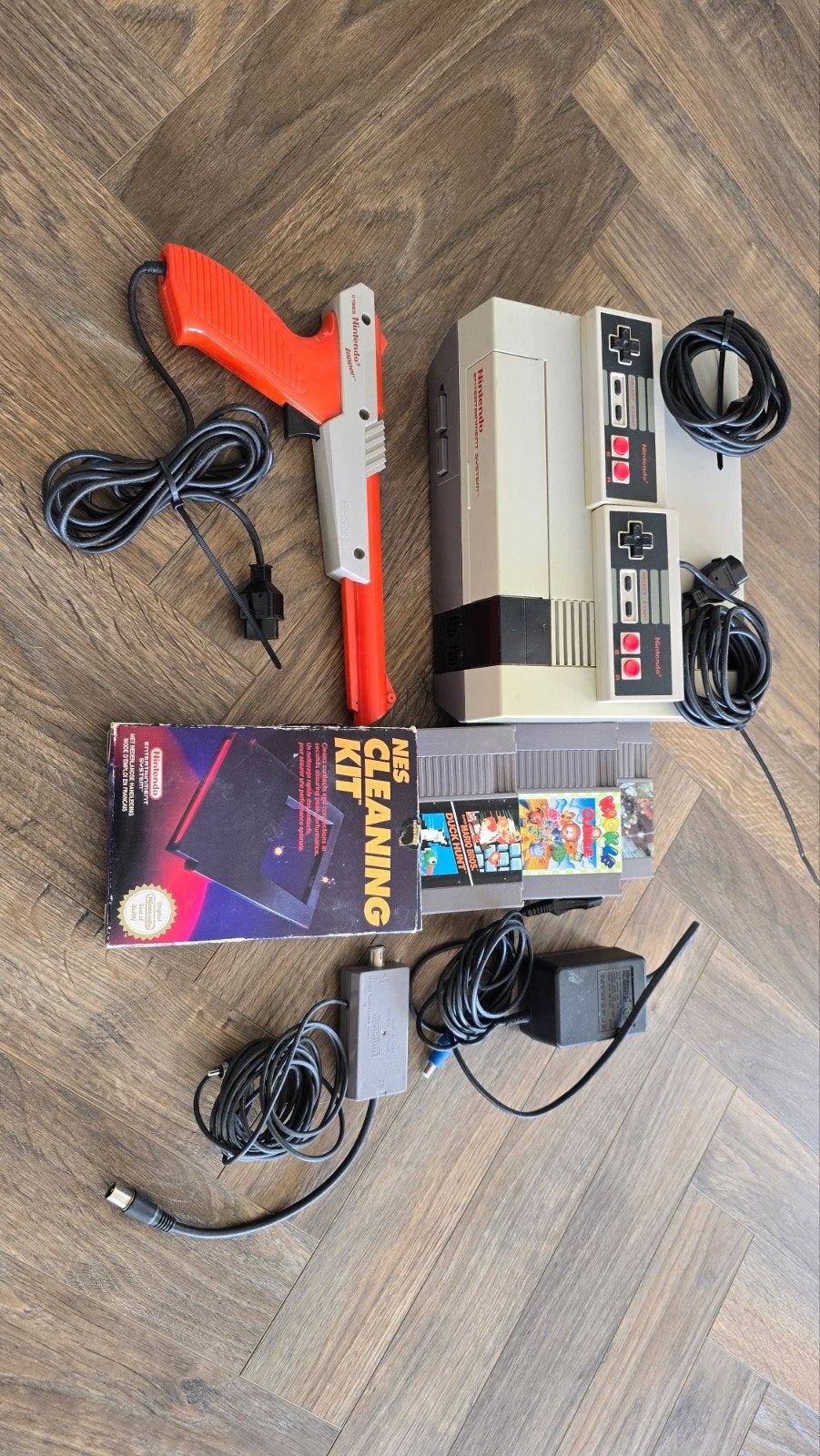 Nintendo NES Compleet met 4 Spellen en Zapper, Spelcomputers en Games, Ophalen of Verzenden, Gebruikt, Met 2 controllers, Met games