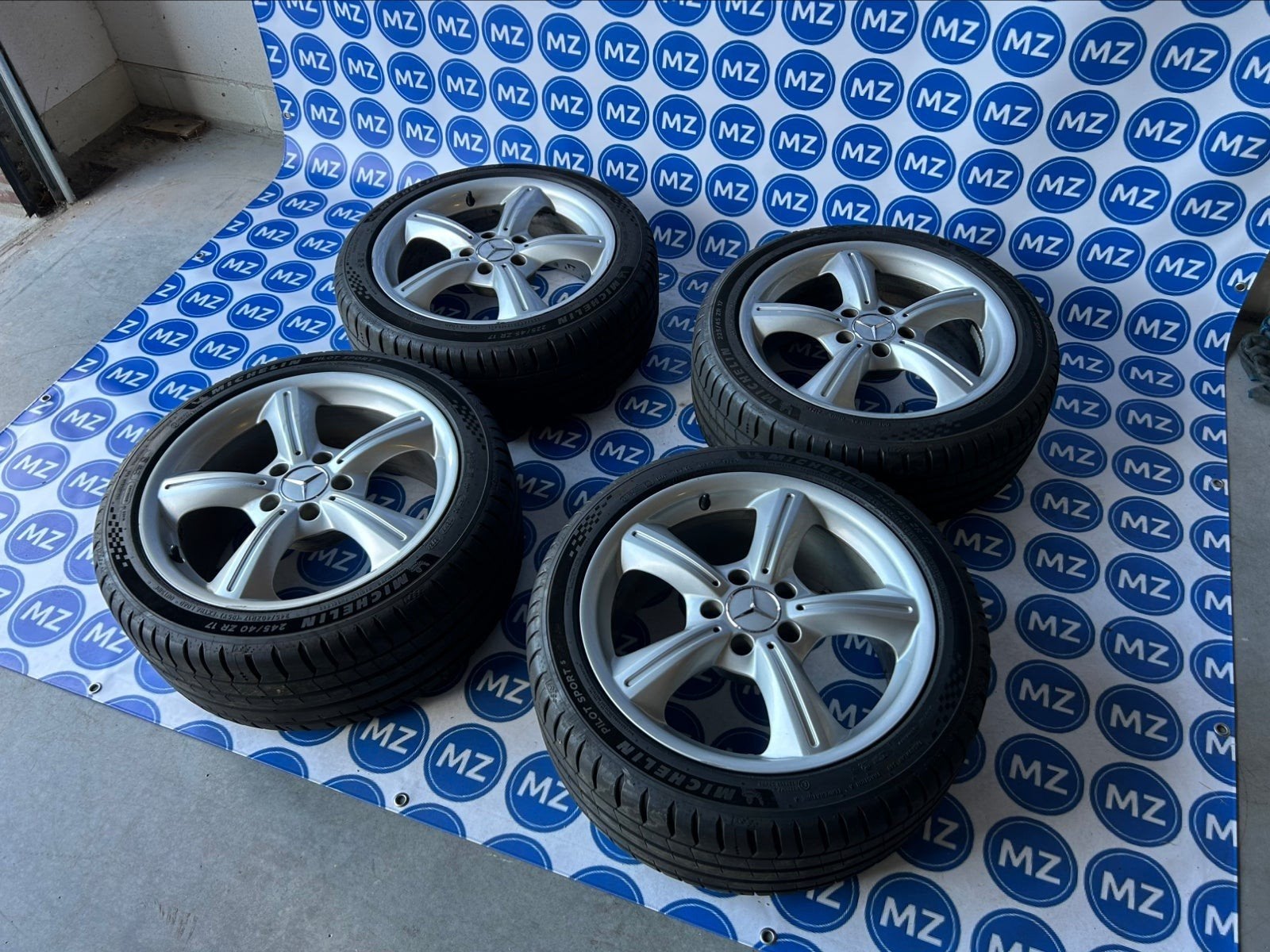 Mercedes SLK velgen met bijna nieuwe banden, Banden en Velgen, 17 inch, Ophalen of Verzenden, Personenwagen