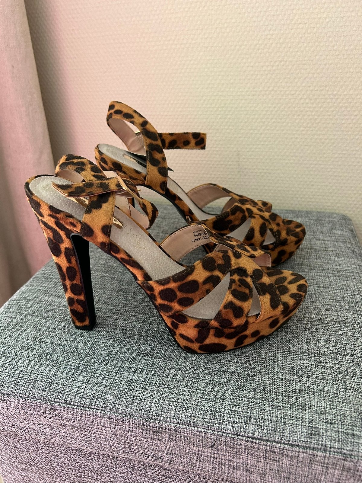 Tijger Primark High Heels maat 39, Kleding | Dames, Schoenen, Pumps, Bruin, Ophalen of Verzenden, Zo goed als nieuw