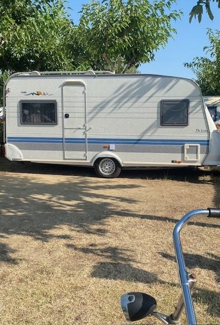 Hobby 460 UFE 2002 voortent en luifel  Unico Verona- Spanje, Caravans en Kamperen, Caravans, Rondzit, Hobby, Frans bed, Particulier