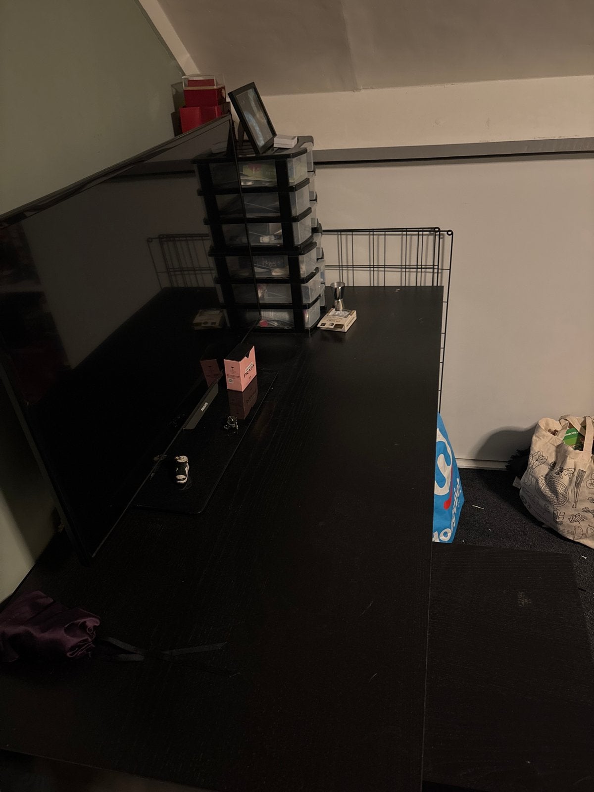 Zwart bureau met lades en opbergruimte, Ophalen, Gebruikt, 100 tot 150 cm, Met lade(s)