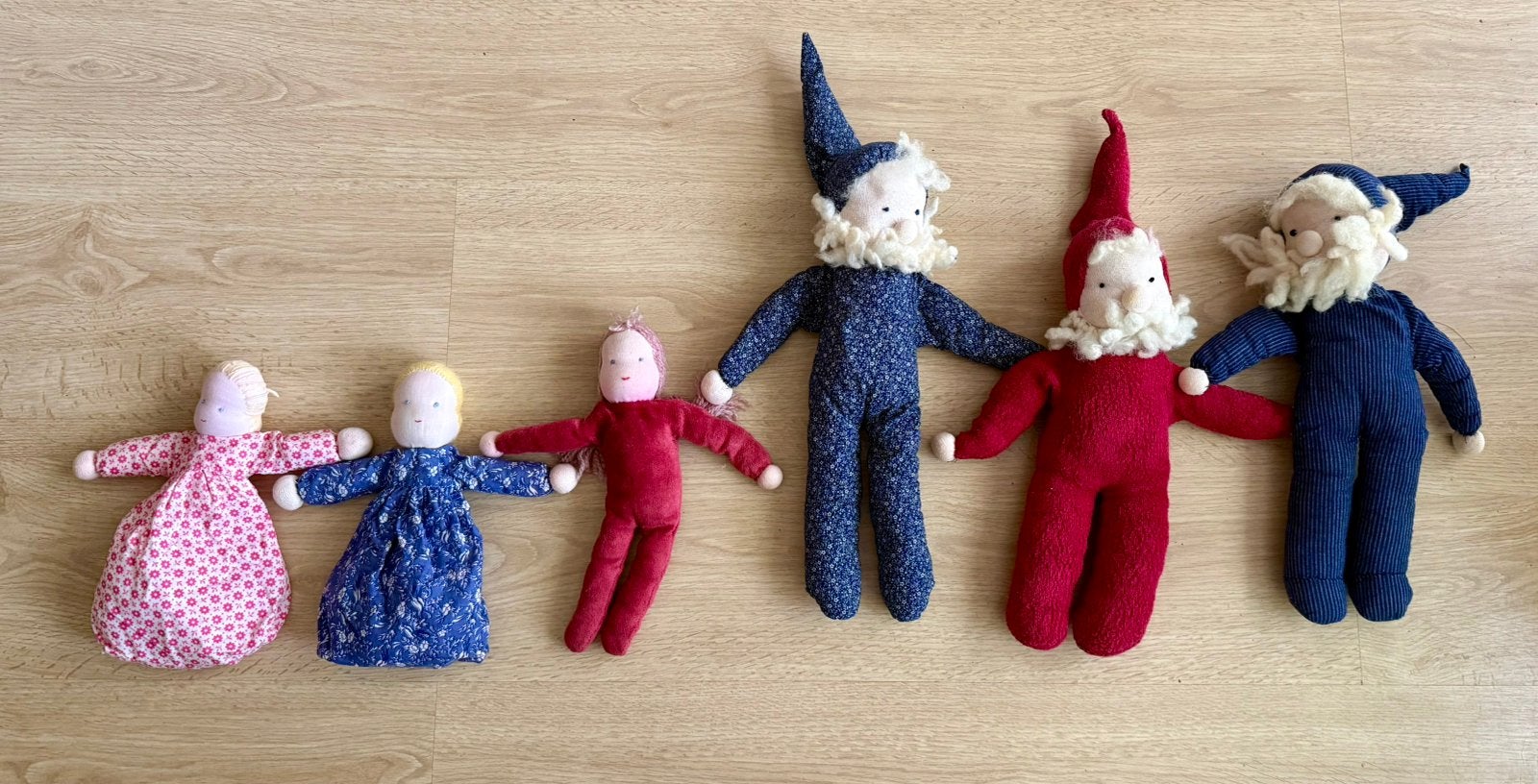 Set van 7 handgemaakte antroposofische poppen (jaren ‘80), Ophalen of Verzenden, Gebruikt
