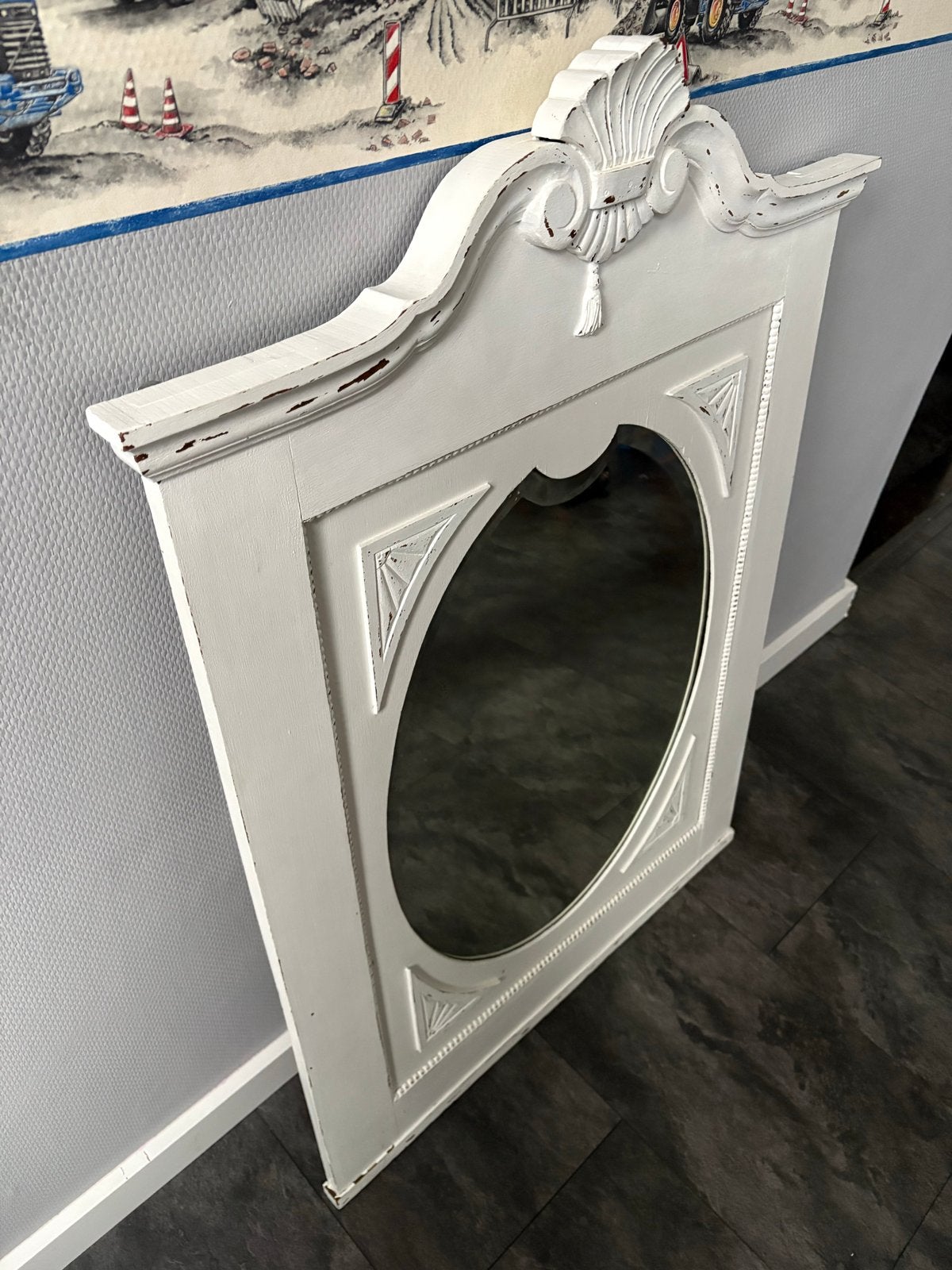 Brocante witte spiegel met sierlijke lijst, Ophalen, Vierkant, 75 tot 100 cm, 100 tot 150 cm