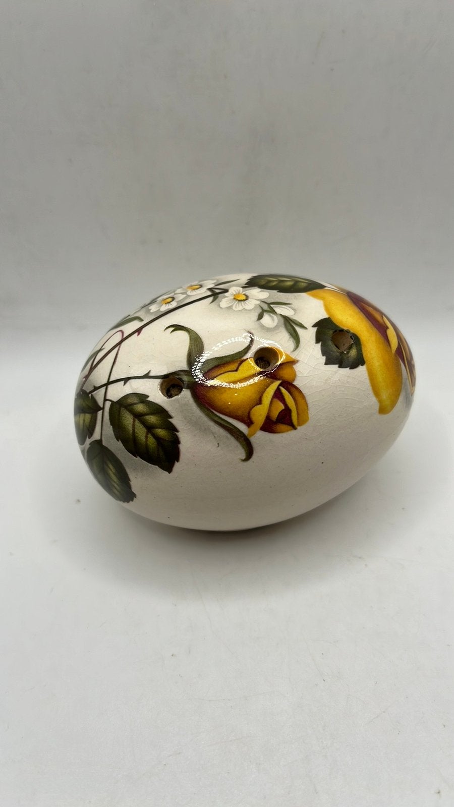 Ei-vormige pomander, gele roos met witte bloemetjes decor., Ophalen of Verzenden, Zo goed als nieuw