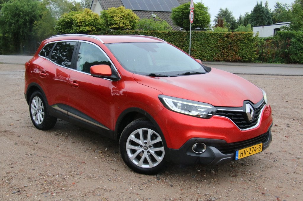 Renault Kadjar 1.5 DCI 2016 Rood, Auto's, 4 cilinders, Leder en Stof, Origineel Nederlands, 26 km/l