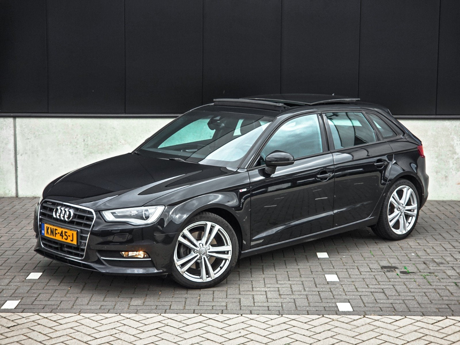 AUDI A3 1.8TFSI Quattro Full option! ACC - PANO - KEYLESS, Auto's, Dealer onderhouden, 15 km/l, Zwart, 4 cilinders
