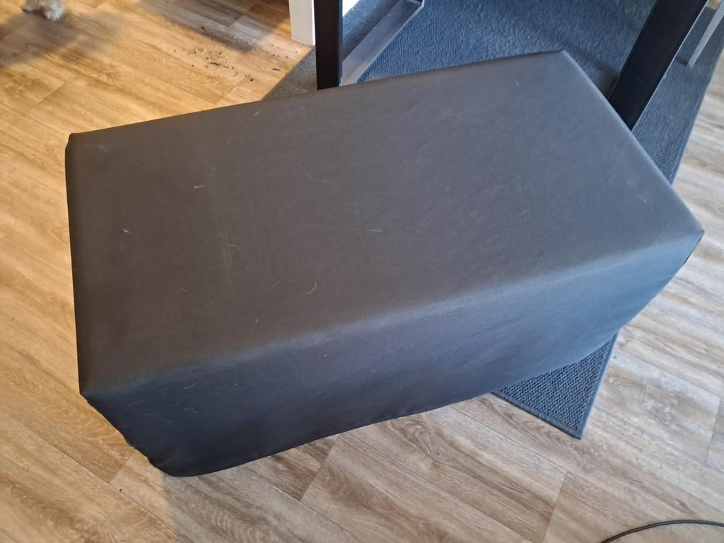 Poef/bankje/salontafel, Ophalen, Zo goed als nieuw
