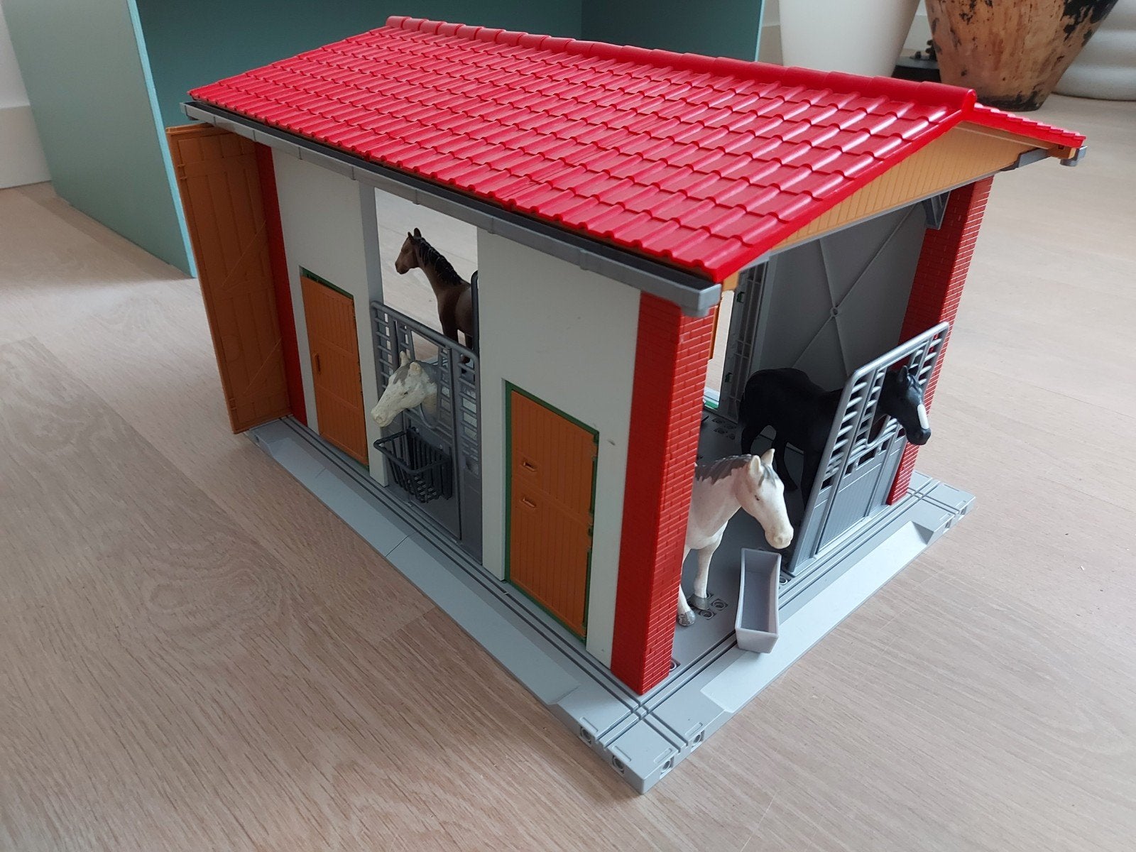 Prachtige Bruder Paardenstal (1:16) incl paarden,hekwerk etc, Ophalen