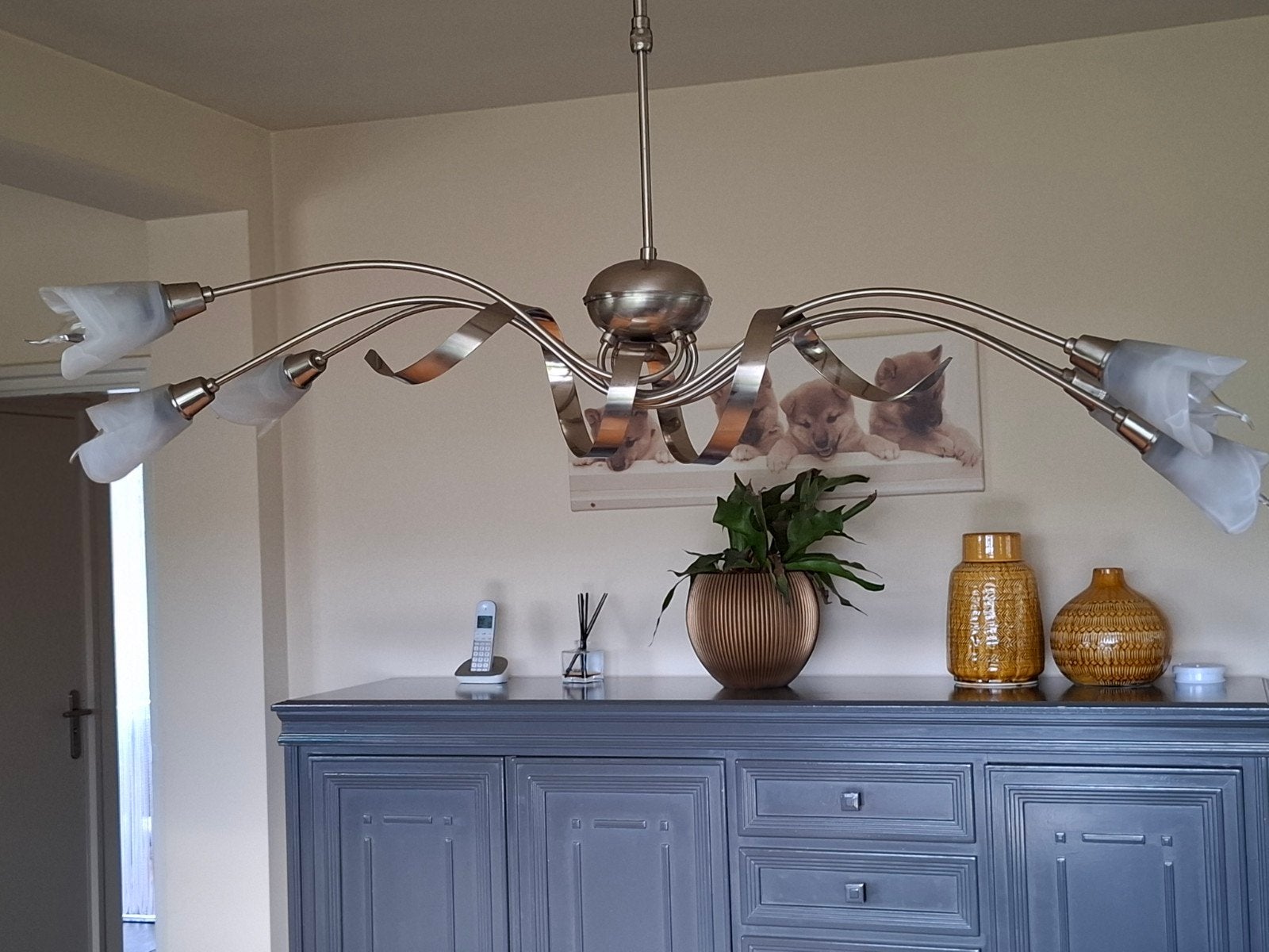 Moderne hanglamp met 8 armen en glazen kappen, Ophalen, E14 (klein), Zo goed als nieuw, Glas