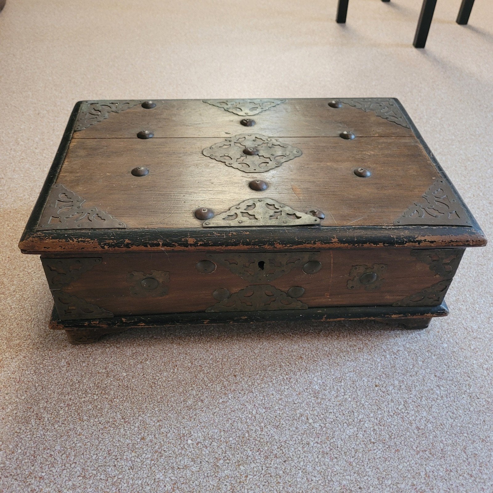 Vintage Houten Kist met Metalen Beslag, Ophalen