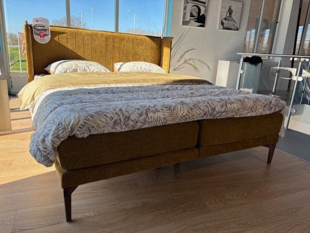 Mline boxspring 4-motorig 180 x 210 met matrassen een topper, 210 cm, Ophalen of Verzenden, 180 cm, Nieuw