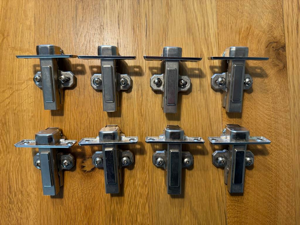 Hettich (2516) scharnieren voor keukenkastjes (8 stuks), Ophalen of Verzenden, Gebruikt, IJzer, Scharnier
