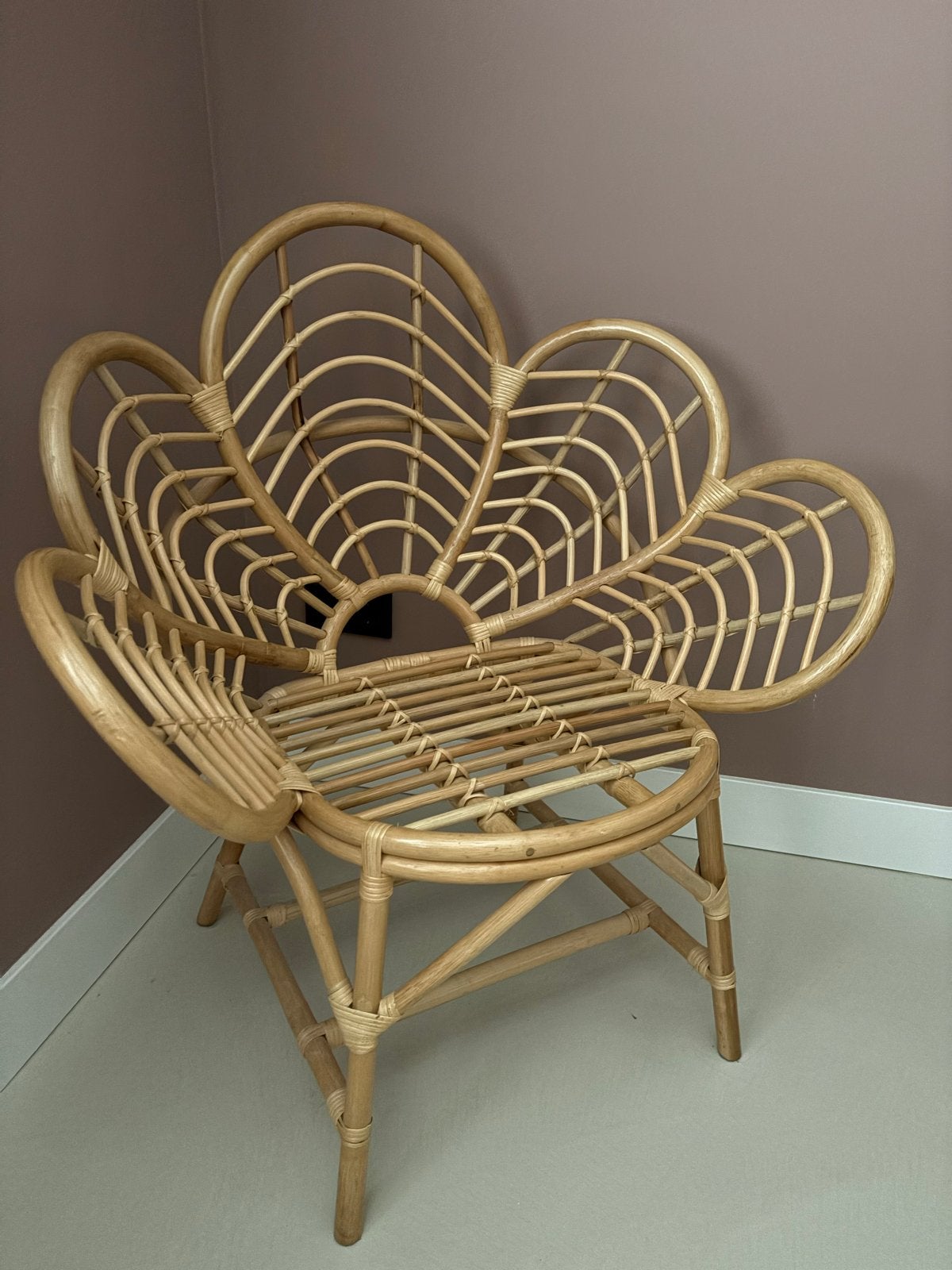Unieke rotan bloemstoel - perfect voor elke kamer, Ophalen, Overige kleuren, Riet of Rotan, Zo goed als nieuw