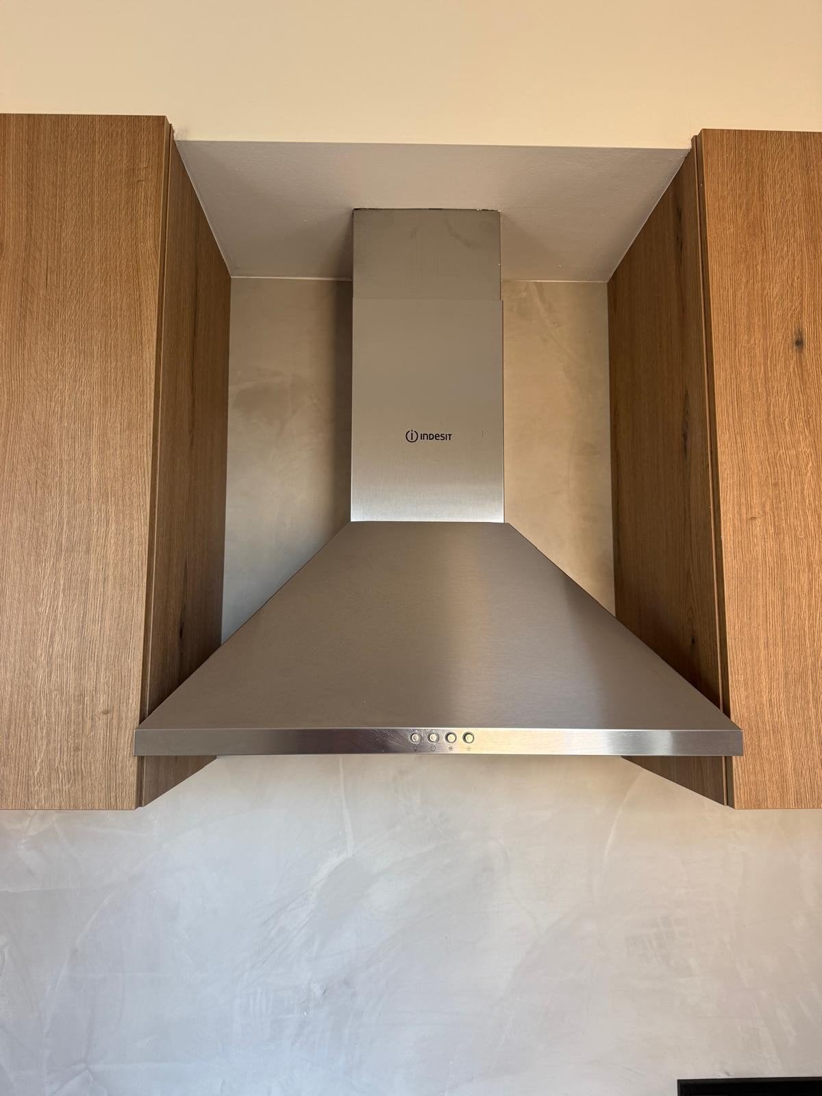 Indesit Afzuigkap 60cm  bijna nieuw RVS Wandschouwkap, Witgoed en Apparatuur, Afzuigkappen, Ophalen, Motor, Zo goed als nieuw