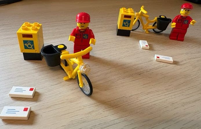 2 keer lego 6420 Mail carrier postbode, Ophalen of Verzenden, Zo goed als nieuw