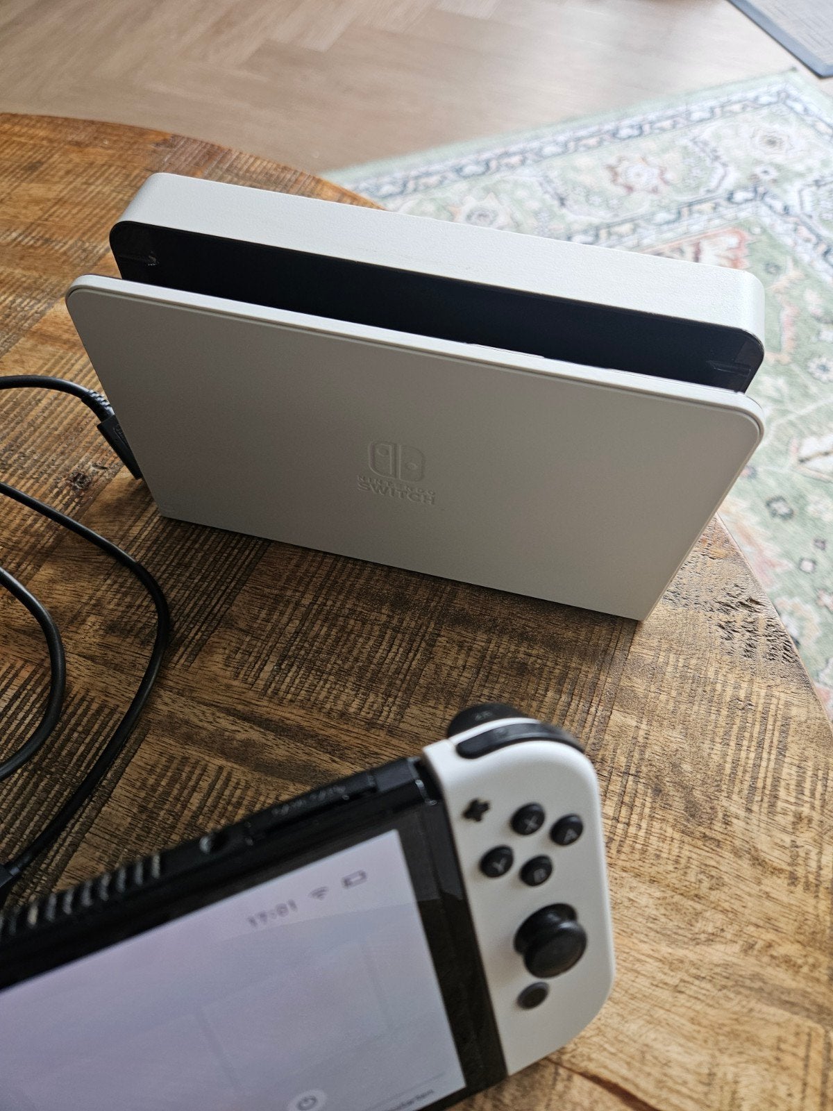 Foto 4 van Nintendo Switch OLED met Mario Kart 8 Deluxe en extra's