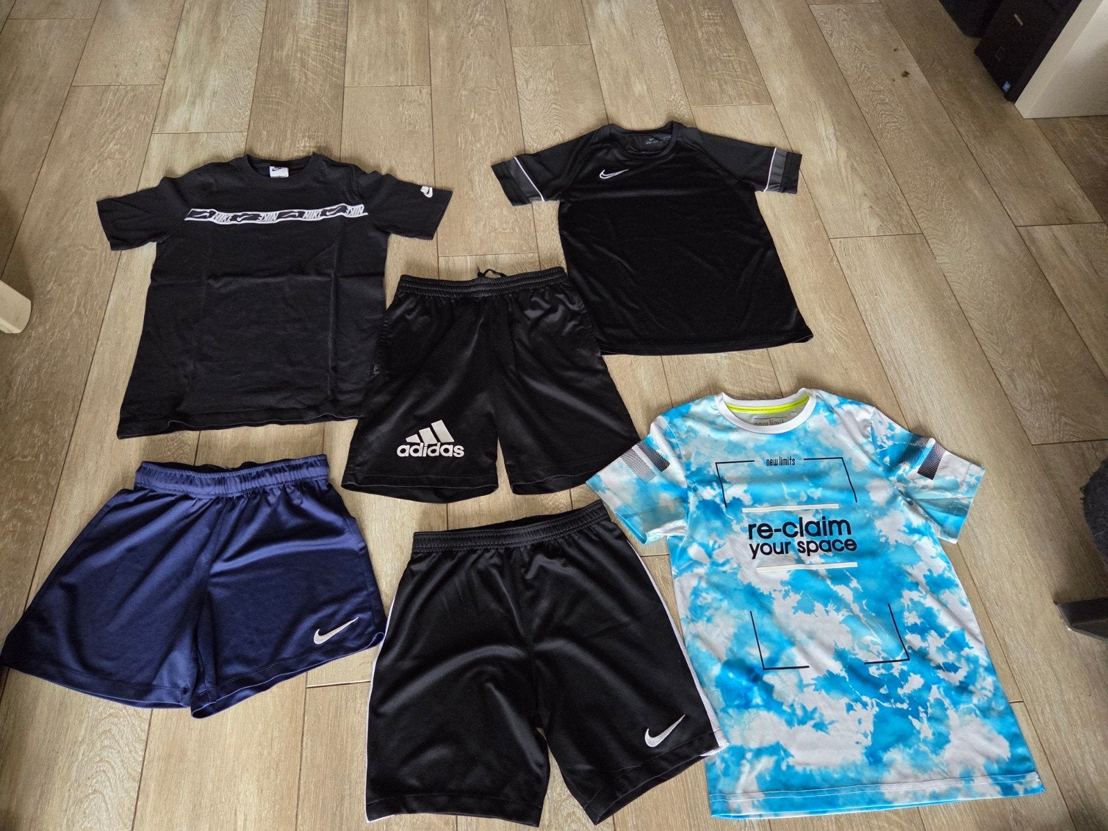 Sportkleding Nike Adidas New limits. Maat 146-152., Ophalen, Gebruikt, Shirt of Longsleeve, Nike