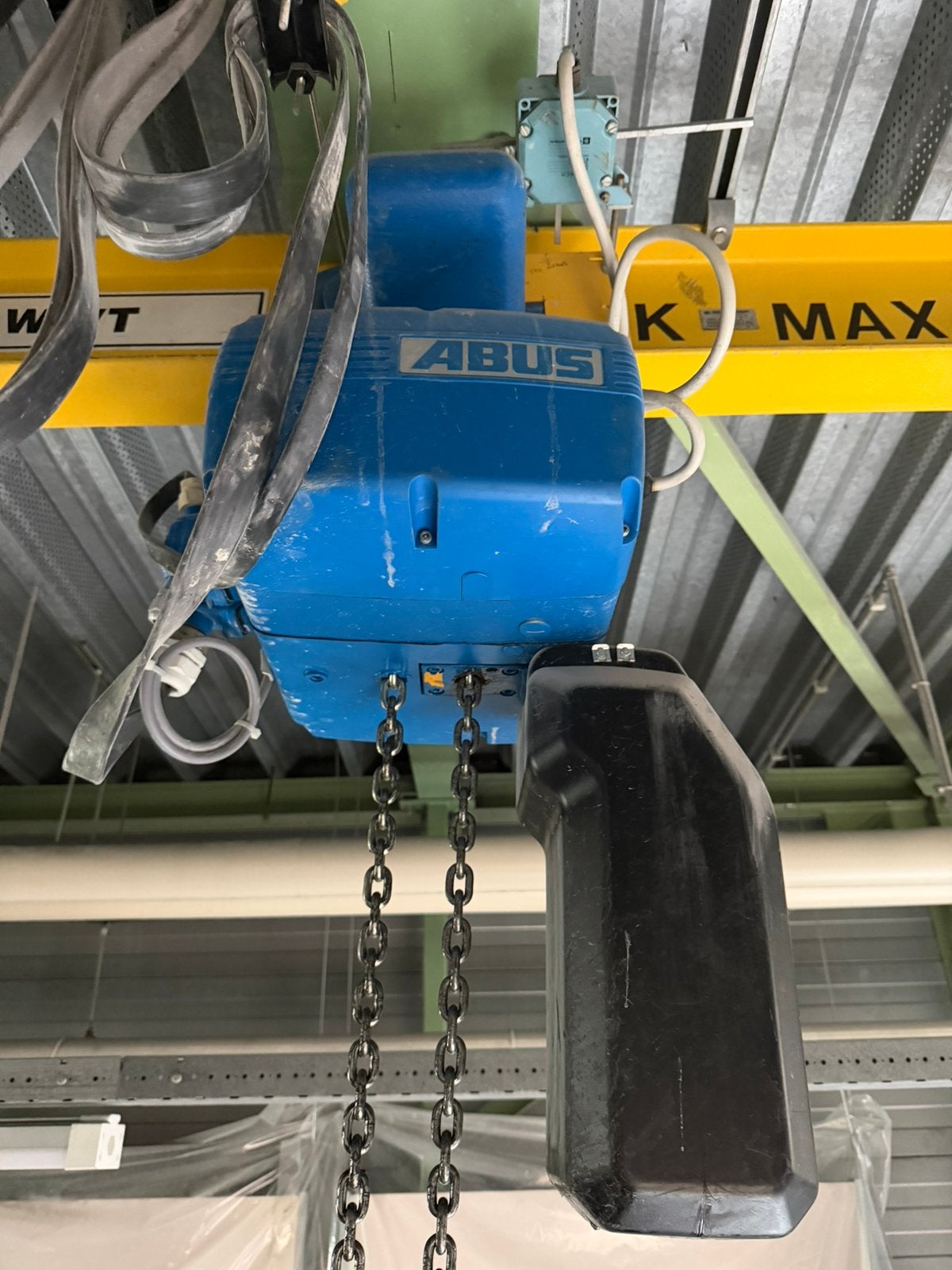 ABUS elektrische kettingtakel 2 ton – bovenloopkraan, Doe-het-zelf en Verbouw, Lieren en Takels, Ophalen, Zo goed als nieuw, Elektrisch