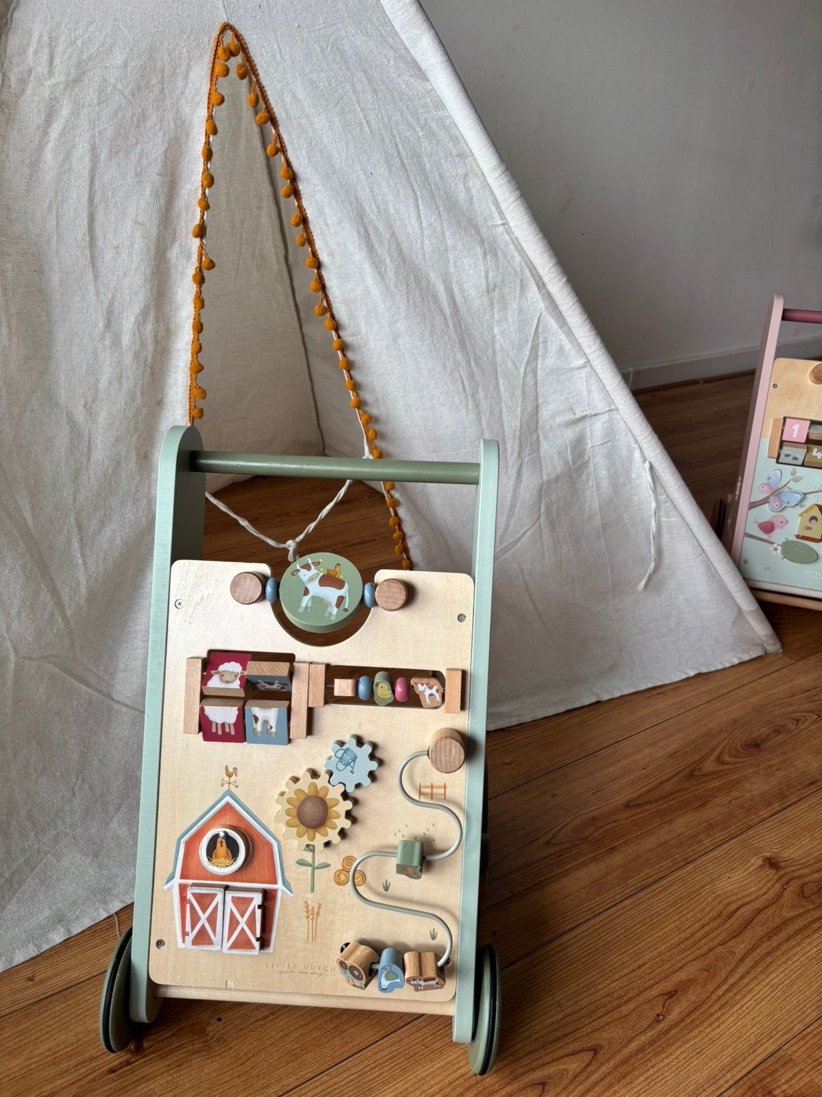 Little Dutch Activiteiten Loopwagen Little Farm, Kinderen en Baby's, Speelgoed | Houten speelgoed, Ophalen of Verzenden, Zo goed als nieuw