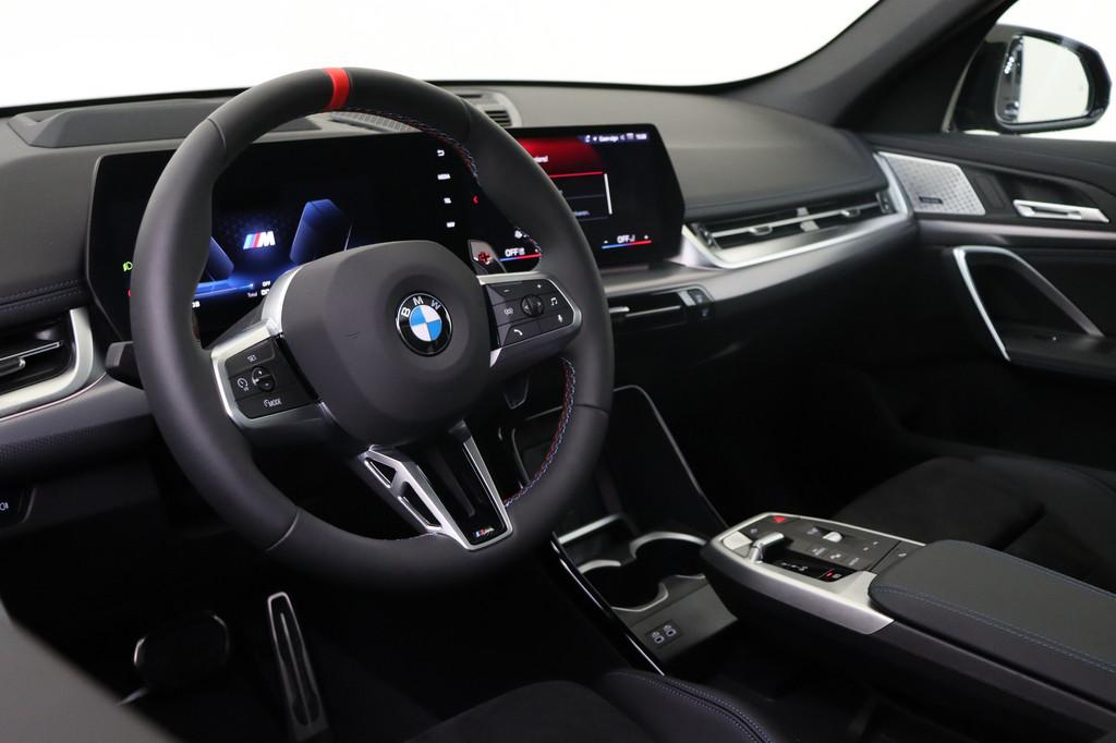 BMW X1 M35i High Executive Automaat / Panoramadak / M Sports, 1998 cc, 4 cilinders, Met garantie (alle), Zwart